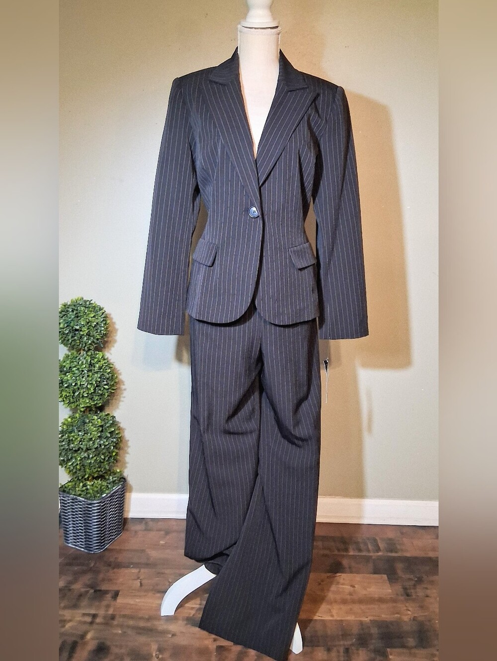 "Isabella" Vtg. NWTs Black Pinstripe Women's Tailored Suit Blazer & Trousers